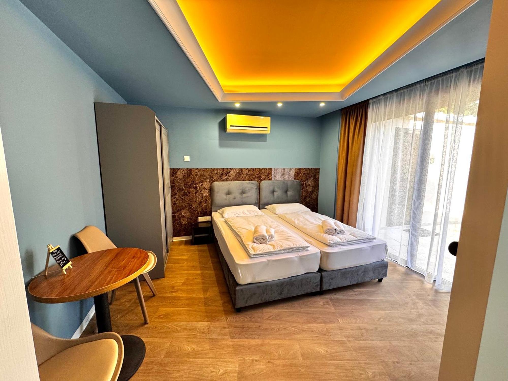 Modern Nr5 Private Kitchenette And Bathroom Apartment