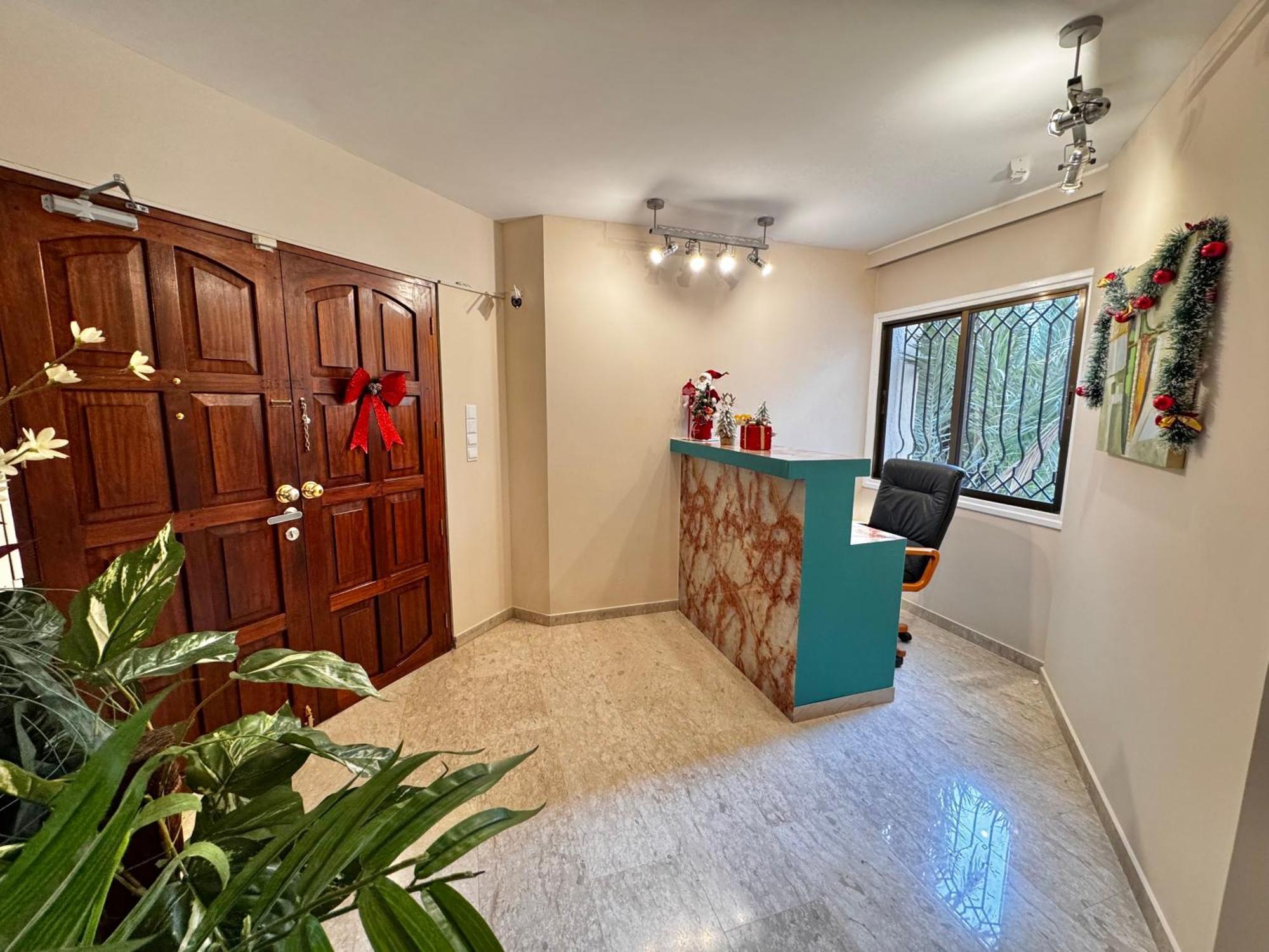 Modern Nr5 Private Kitchenette And Bathroom