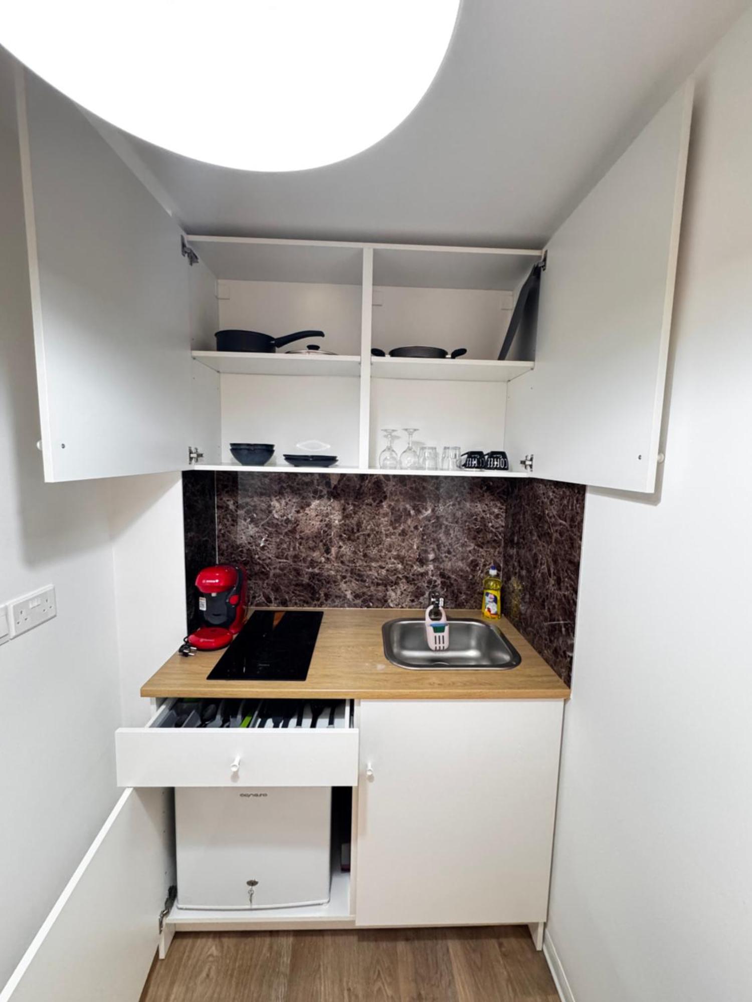 Apartment Modern Nr5 Private Kitchenette And Bathroom *