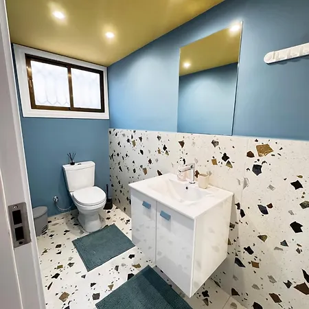Modern Studio Nr5 Private Kitchenette And Bathroom Limassol Exterior photo